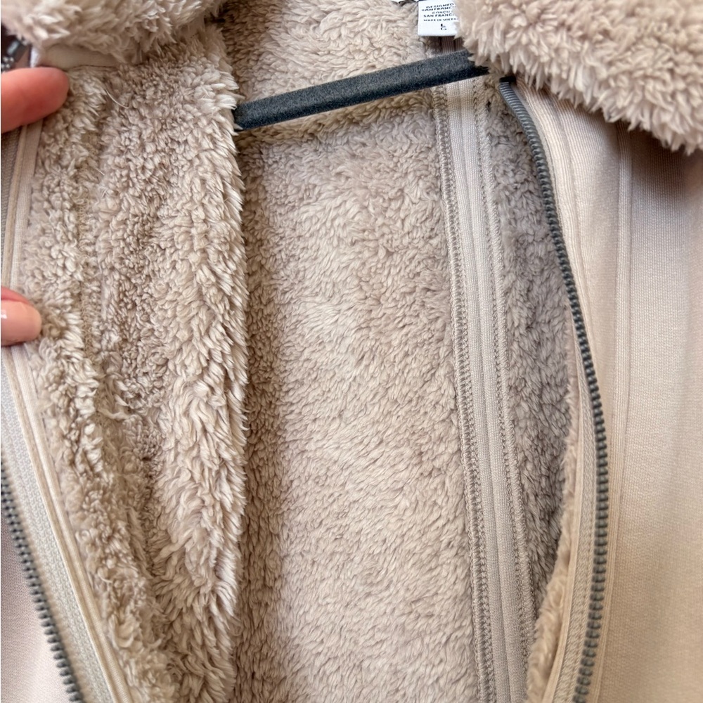 NEW! Athleta Cream Tan Westbound Sherpa Jacket - Picture 4 of 10